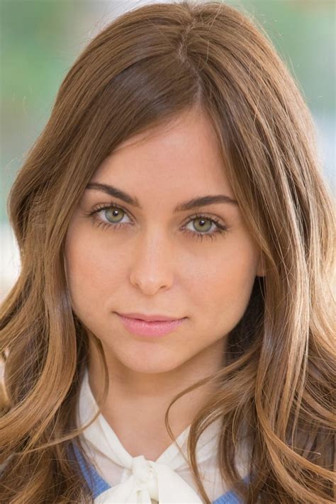 Riley Reid Porn Pics & Nude Photos 